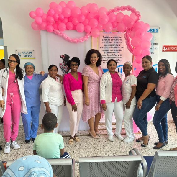 Hospital Municipal de Imbert realiza charla sobre la concientización del cáncer de mama